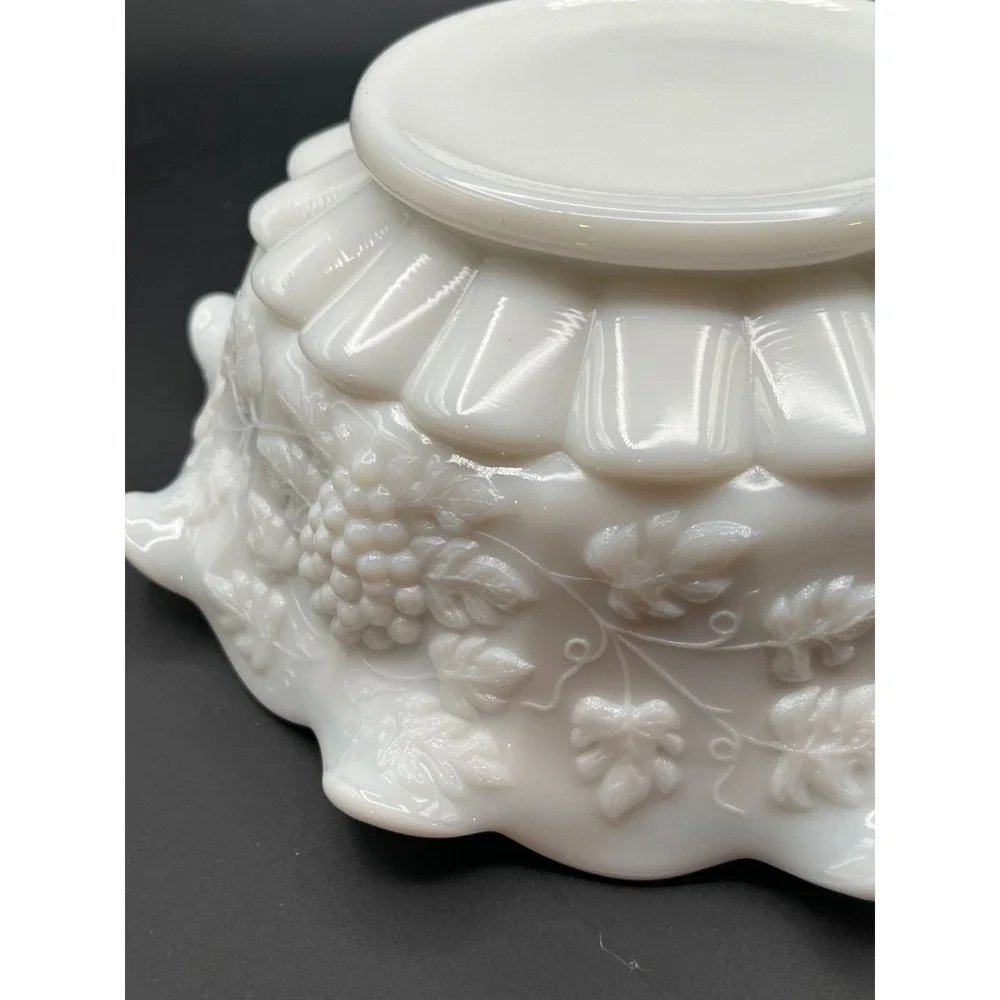 Vintage 1950s Westmoreland White Milk‎ glass Paneled 9 in Grape Bowl